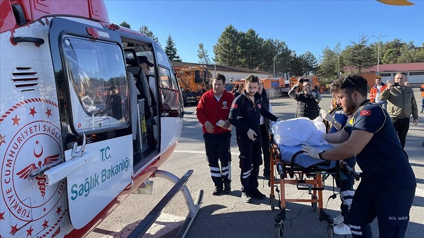 Bartın’da ambulans helikopter 8 aylık bebek için havalandı