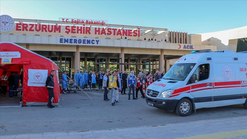 Sismik izolatörlü Erzurum Şehir Hastanesi’nde gerçeği aratmayan deprem tatbikatı