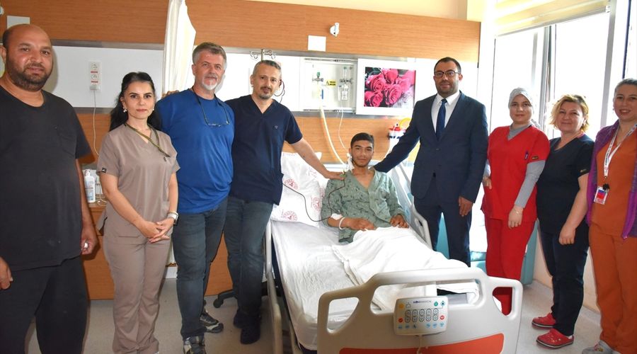 Çanakkale’de ilk kez yapılan ameliyatla 15 yaşındaki çocuğun kalbindeki delik kapatıldı