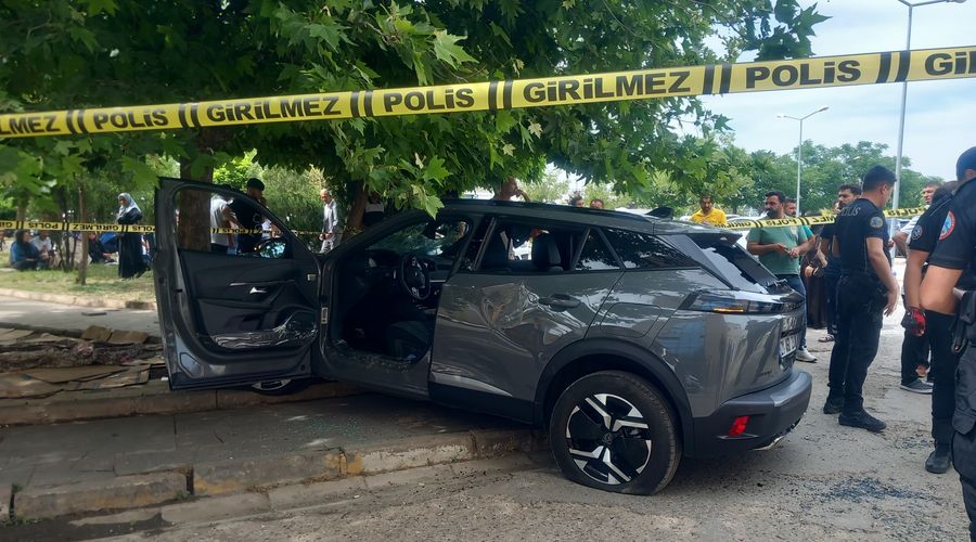 Diyarbakır’da hastane bahçesinde cipin çarptığı kadın öldü Diyarbakır’da hastane bahçesinde cipin çarptığı kadın öldü