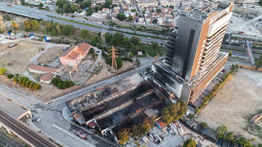 İzmir’de korkutan yangın! Hastane tahliye edildi